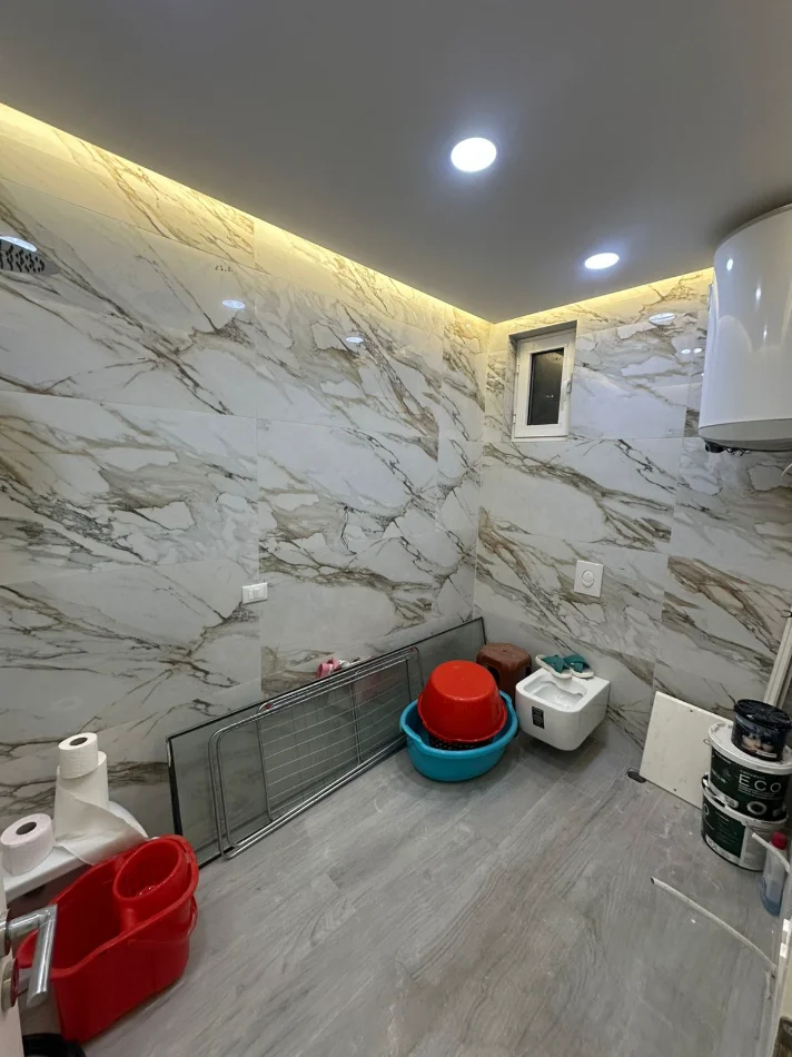 Tirane, shitet apartament 3+1 Kati 3, 127 m² 200.000 €