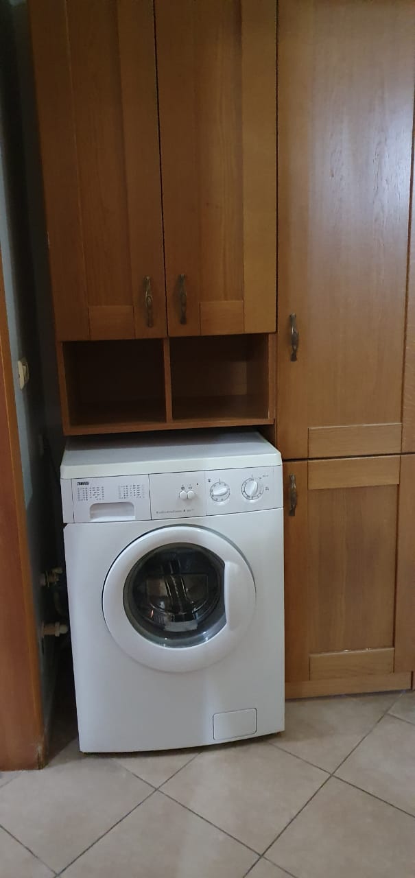Tirane, jepet me qera apartament 2+1+BLK Kati 4, 90 m² 400 Euro (prane Big Market)
