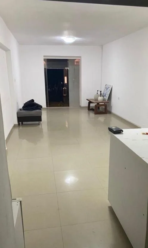 Tirane, jepet me qera dyqan Kati 0, 58 m² 600 € (Ish Tregu Elektrik)