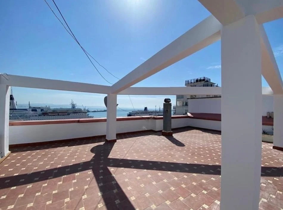 Durres, jepet me qera apartament+verande | Penthouse 3+1 Kati 8, 104 m² (TEK BLUE STARI NE DURRES)