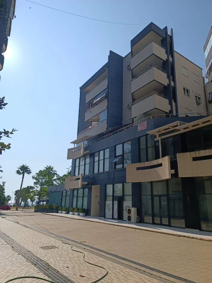 Vlore, jap me qera apartament 2+1+Ballkon Kati 4, 98 m² 350 € (Vlore)