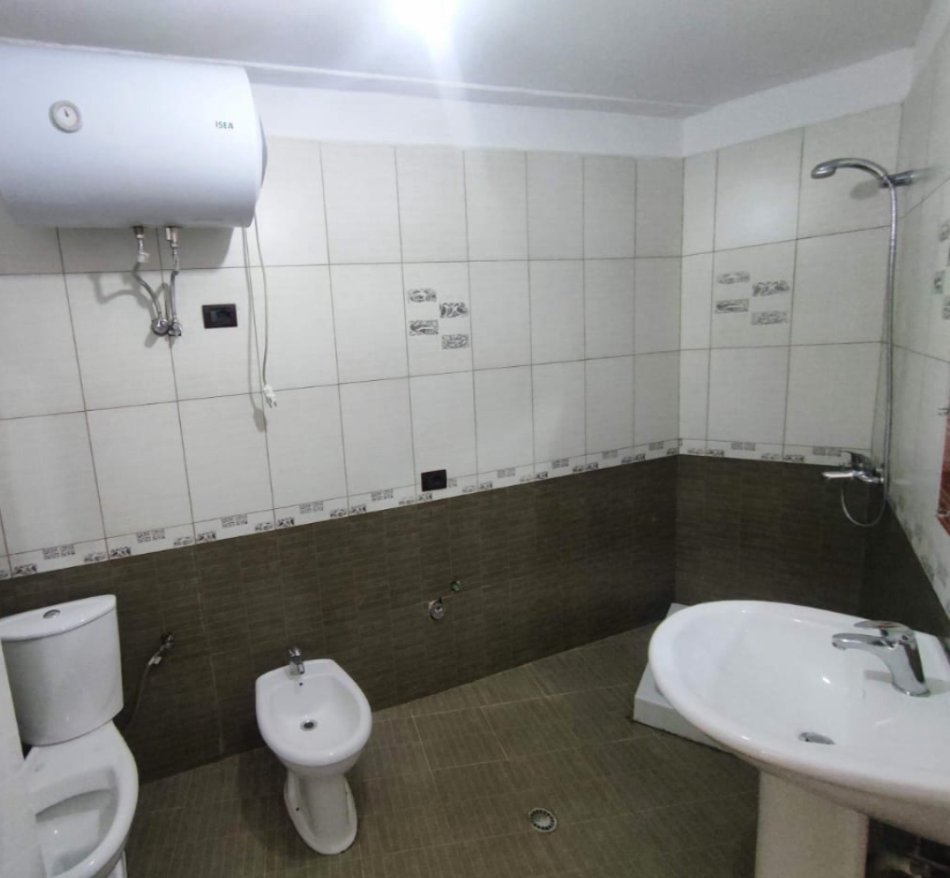 Tirane, shitet apartament 2+1 Kati 5, 100 m² 93.000 € (fresk)
