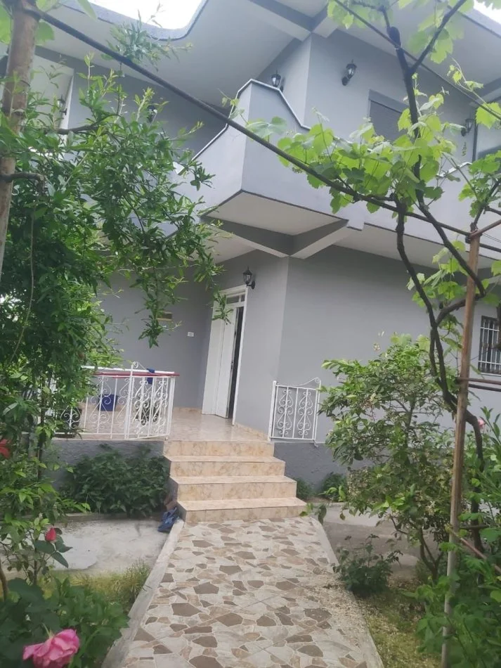 Tirane, jepet me qera shtepi 2 Katshe , 160 m² 400 € (Rruga Niko Avrami)