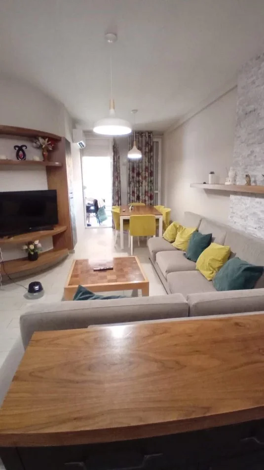 Tirane, jepet me qera apartament 2+1+Ballkon Kati 4, 90 m² 550 € (Kodra e Diellit)