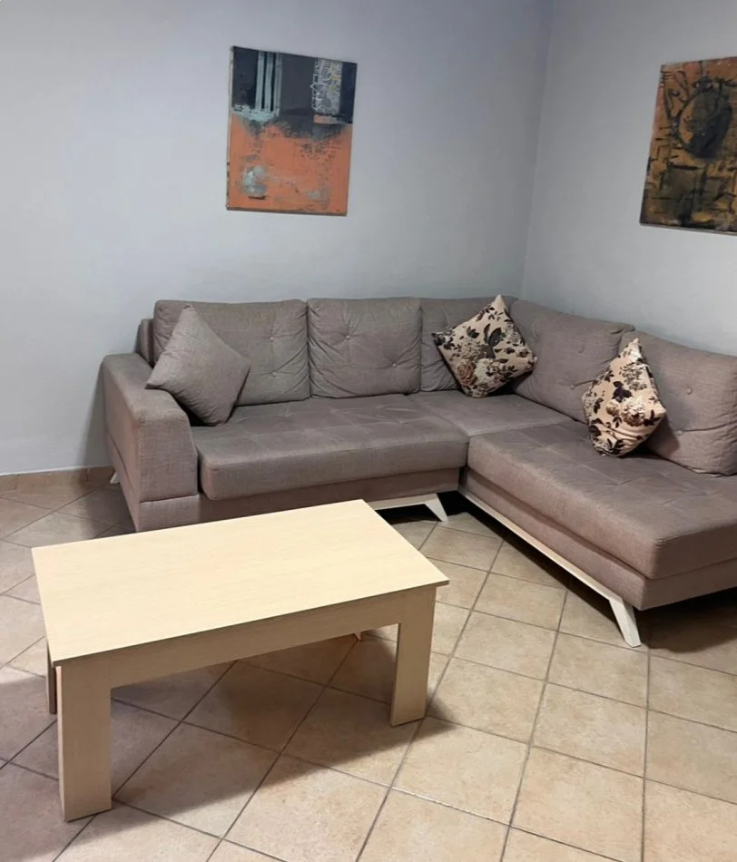 Tirane, jap me qera apartament 1+1+Ballkon Kati 2, 56 m² 510 € (myslym shyr)