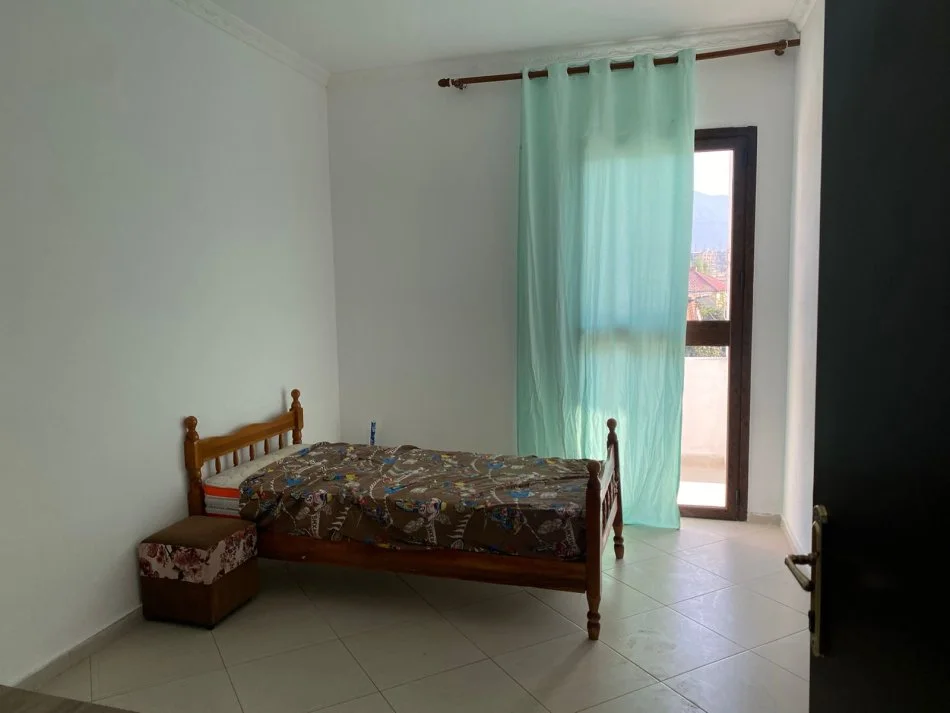 Tirane, jepet me qera apartament 2+1 Kati 2, 110 m² 350 € (Jordan Misja)