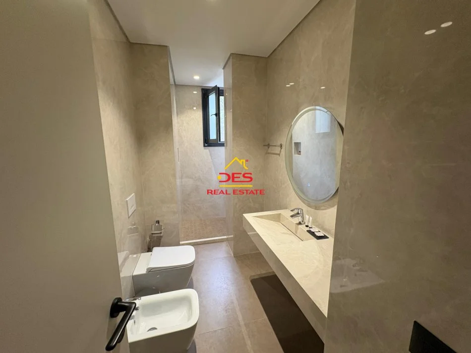 Vlore, shitet hotel Kati 2, 149 m² 300.000 € (Rruga Gjergj Kastrioti)