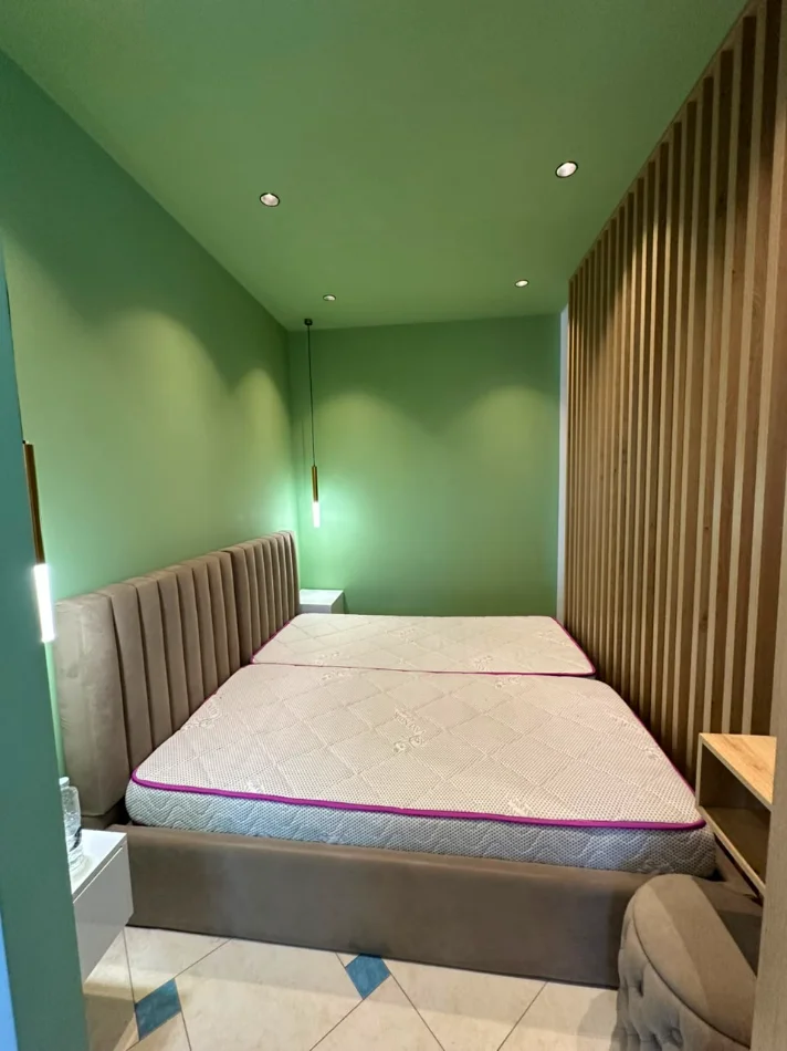 Tirane, jepet me qera apartament Kati 3, 380 € (Yzberisht)