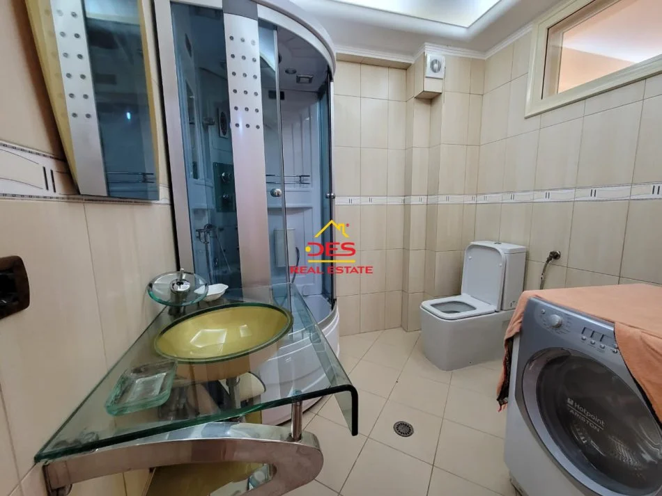 Vlore, jap me qera apartament 2+1+Ballkon Kati 2, 110 m² 500 € (Lungomare)