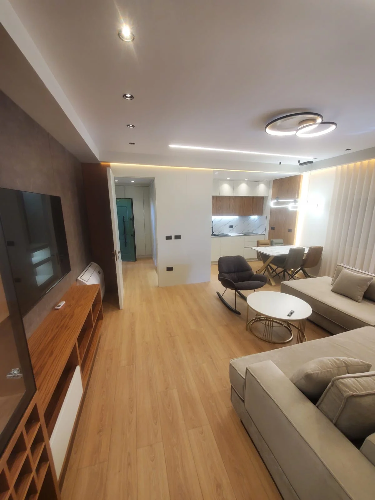 JEPET ME QERA APARTAMENT 1+1 NE FARKE