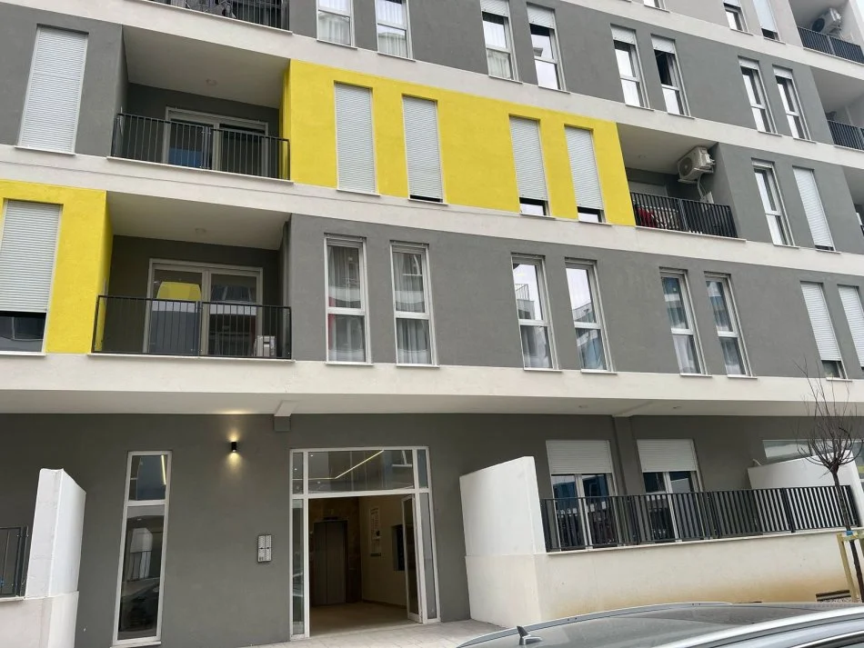 Tirane, jepet me qera 2+1+Ballkon Kati 1, 95 m² 500 € 