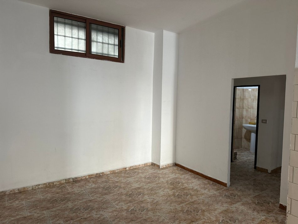 Tirane, shitet ambjent biznesi Kati 0, 92 m² 120,000 € (Mihal Grameno)
