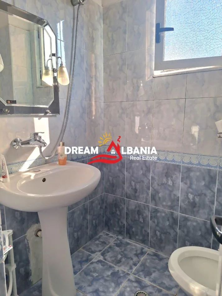 Tirane, jepet me qera apartament 3+1 Kati 5, 120 m² 700 € (Siri Kodra)