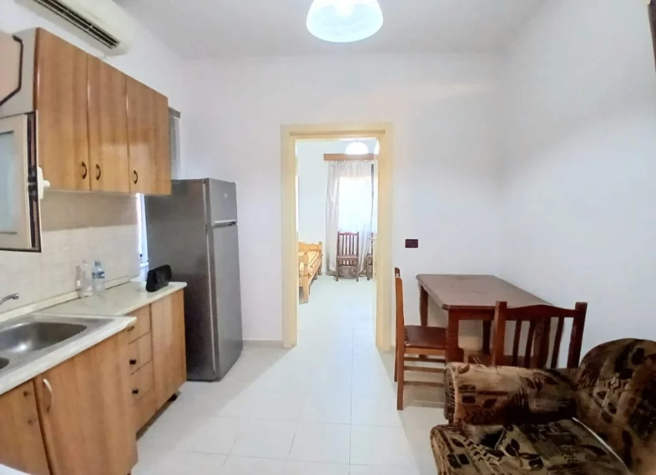 Tirane, jepet me qera apartament 1+1 Kati 1, 50 m² 400 € (Prane Cirkut Te Tiranes)