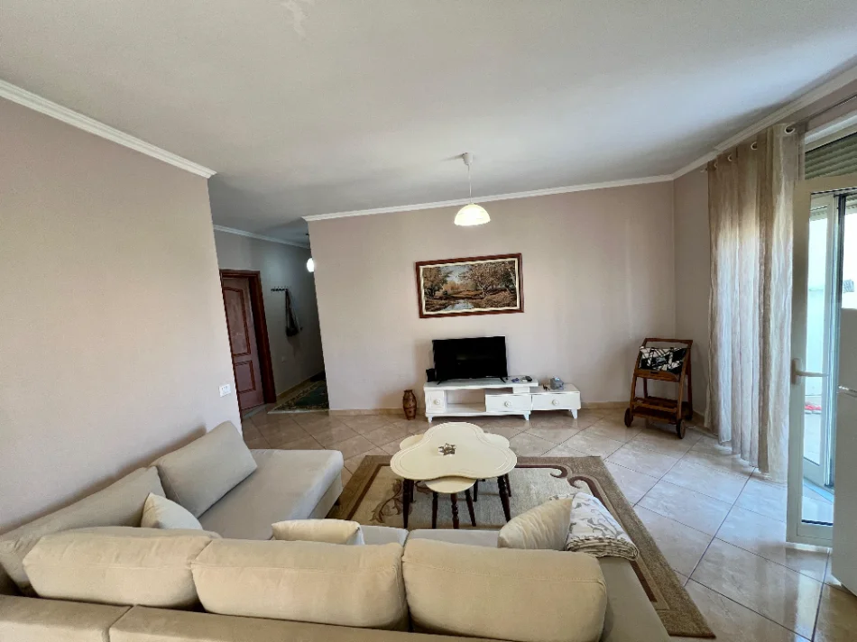 Tirane, jepet me qera apartament 1+1+Ballkon Kati 6, 128 m² 550 € (Tefta tashko koco)
