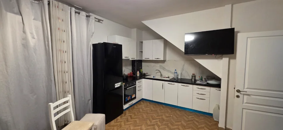 Tirane, shitet apartament duplex 2+1 Kati 1, 160 m² 160.000 € (Selite)