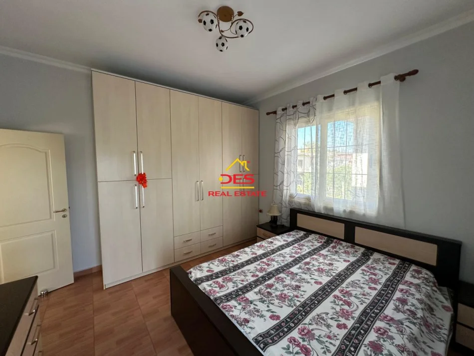 Vlore, jepet me qera shtepi 1+1+Ballkon Kati 2, 70 m² 350 € (Rruga Dervish Hekali)