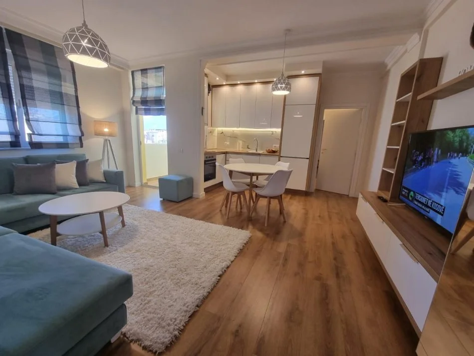 Tirane, jepet me qera apartament 1+1 Kati 7, 70 m² 550 € (Zogu i zi)