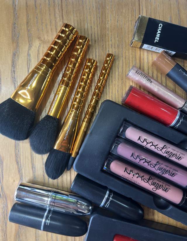 Tirane, shes Produkte origjinale Makeup 1