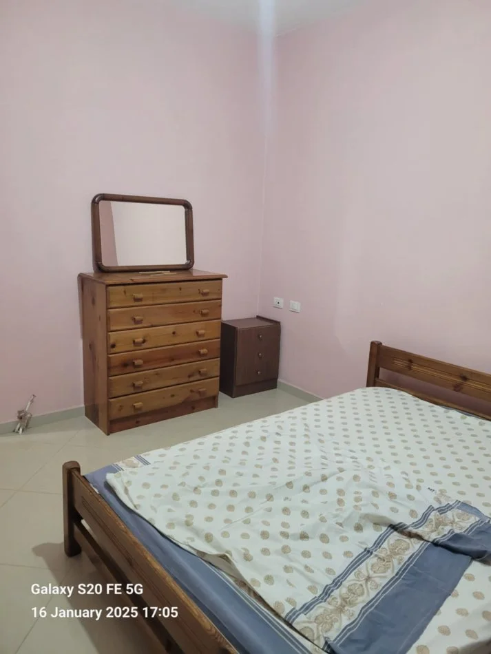 Tirane, jepet me qera apartament 1+1+2 Tualete + Ballkon Kati 3, 400 € (Astir, 2 Palmat)