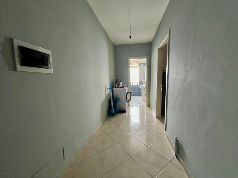 Tirane, shitet apartament 1+1+Ballkon Kati 1, 77 m² 80.000 € (Zyber Shima)