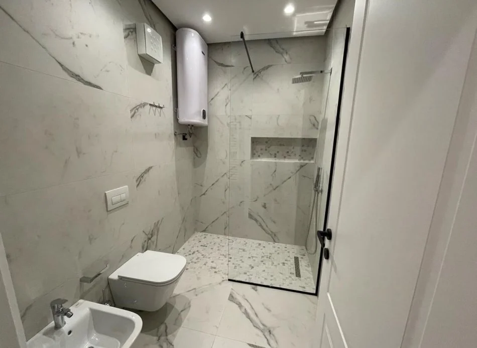 Tirane, jepet me qera apartament 2+1 Kati 7, 100 m² 1.000 € 