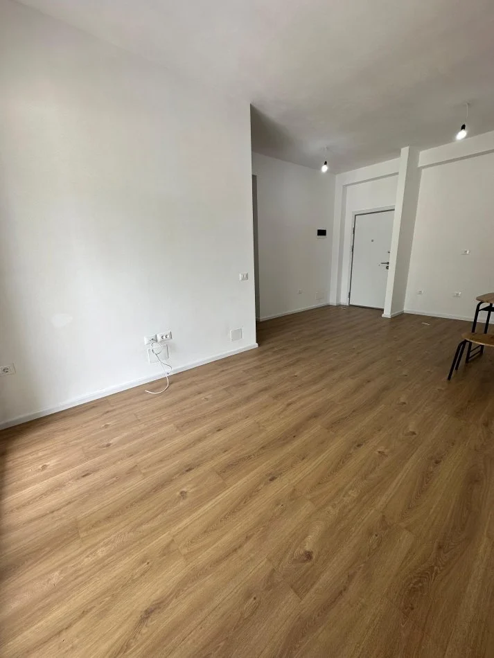 Tirane, shes apartament 2+1+Ballkon Kati 7, 85 m² 120.000 € 