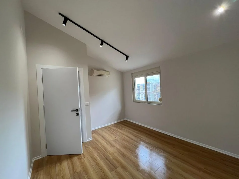 Durres, shitet apartament 1+1 Kati 8, 63 m² 95.000 €