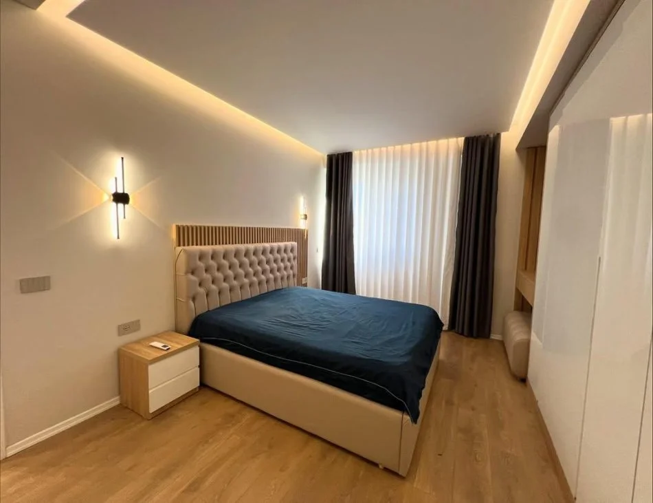 Tirane, jepet me qera apartament 2+1 Kati 3, 125 m² 1.250 € (liqeni i thate)