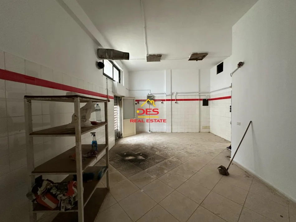 Vlore, shitet ambjent biznesi Kati 0, 62 m² 120.000 € (Rruga Piro Sava)