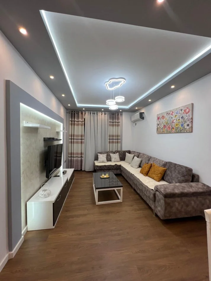 Yzberisht , shitet 2+1 Kati 3, 90 m² 145.000 €