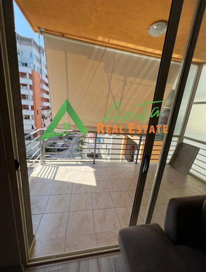 Tirane, jepet me qera apartament 2+1+Ballkon Kati 4, 103 m², 50 000 Leke (Astir)