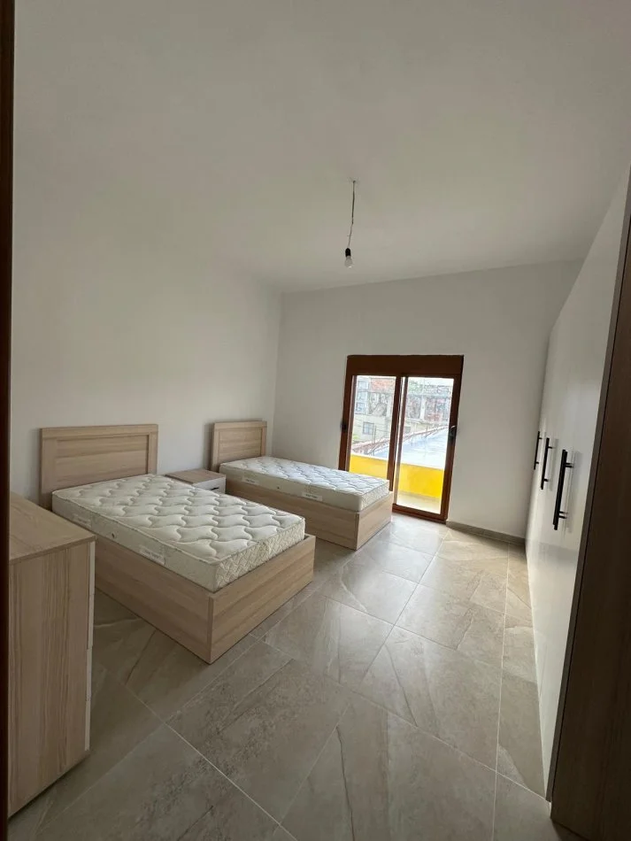 Tirane, jepet me qera shtepi 2+1 Kati 3, 550 € (Astir)