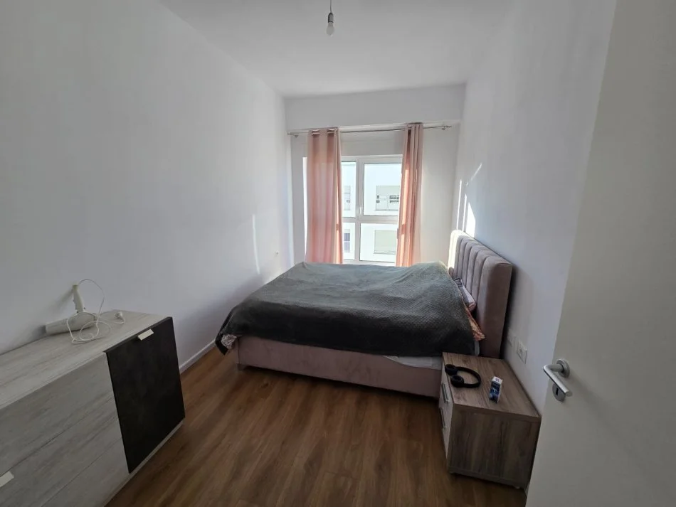 Tirane, shitet apartament 2+1+Ballkon Kati 6, 88 m² 143.000 € (Ali Demi)