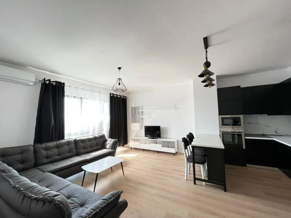 Tirane, jepet me qera apartament 1+1 Kati 10, 60 m² 600 € (Rruga e Dibres)