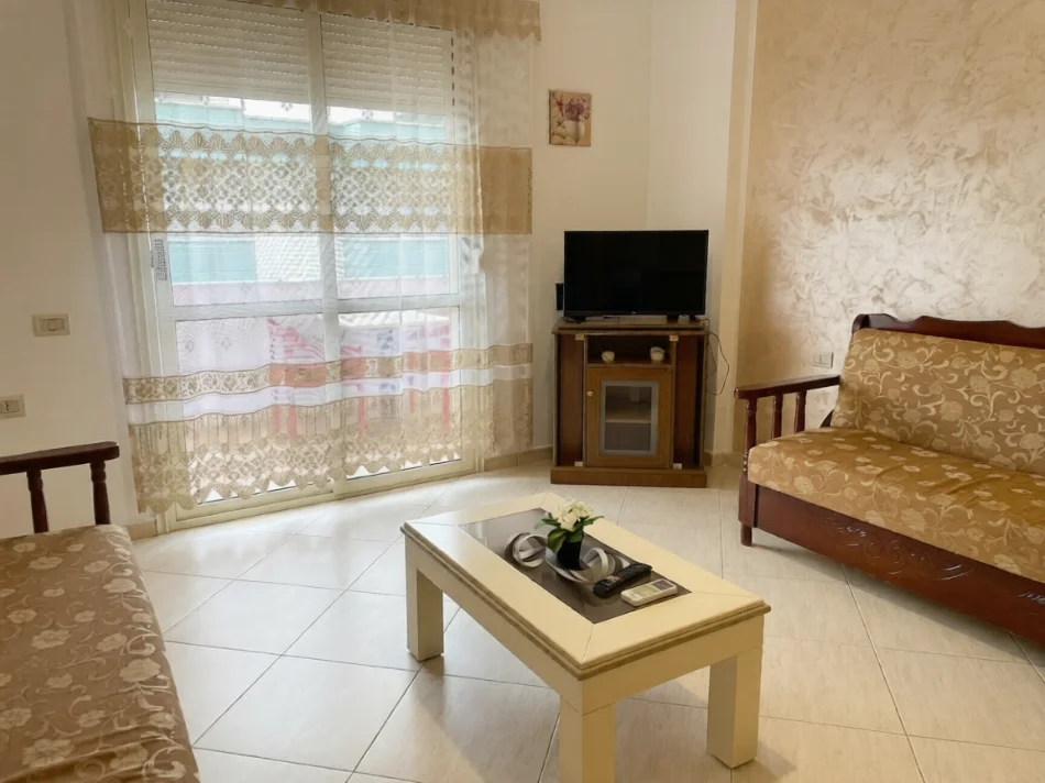 Vlore, jepet me qera apartament 1+1+Ballkon Kati 6, 70 m² 30 € 
