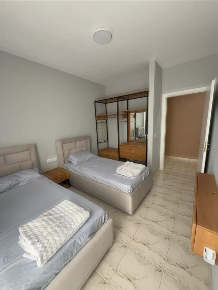 Tirane, jepet me qera apartament 2+1 Kati 3, 121 m² 750 € (Bulevardi i Ri)