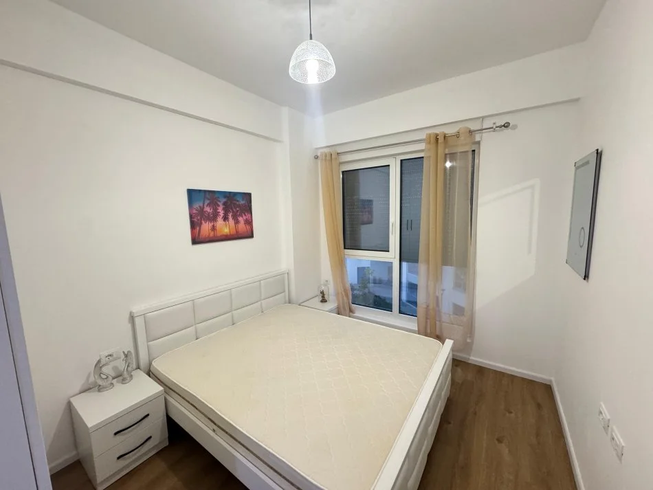 Tirane, jepet me qera apartament 1+1 Kati 2, 54 m² 420 € (Rezidenca OxA)