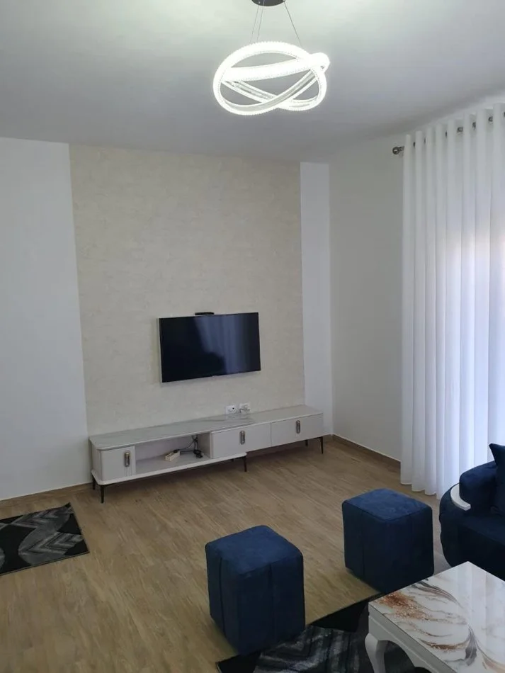 Tirane, jepet me qera apartament 1+1+Ballkon Kati 3, 77 m² 500 € (Don Bosko)