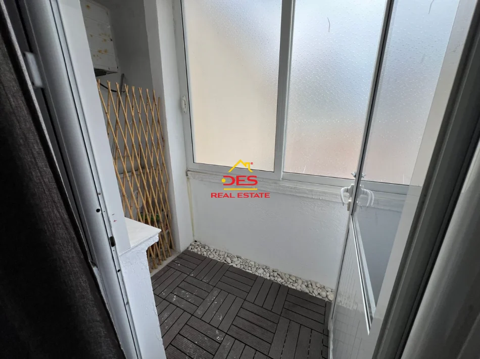 Vlore, shitet apartament 2+1+Ballkon Kati 5, 75 m² 80.000 € (Rr 7 Nëntori)