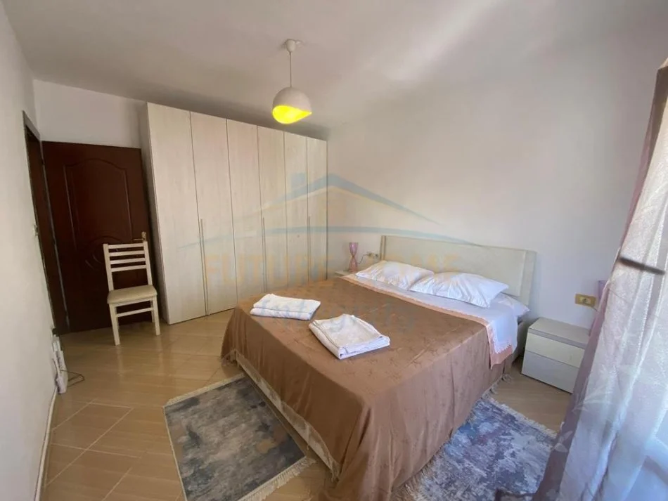 Jepet me Qera Apartament 1+1  21 Dhjetori,  500 €