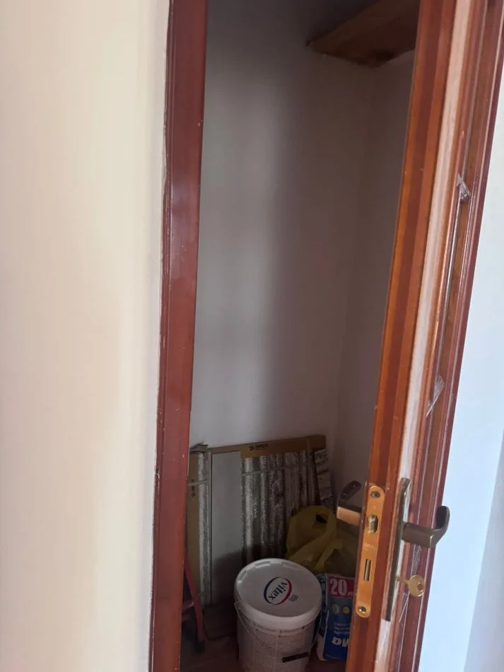 Tirane, jepet me qera apartament 2+1+Ballkon Kati 5, 75 m² 400 € (Rruga Muhamed Gjollesha)