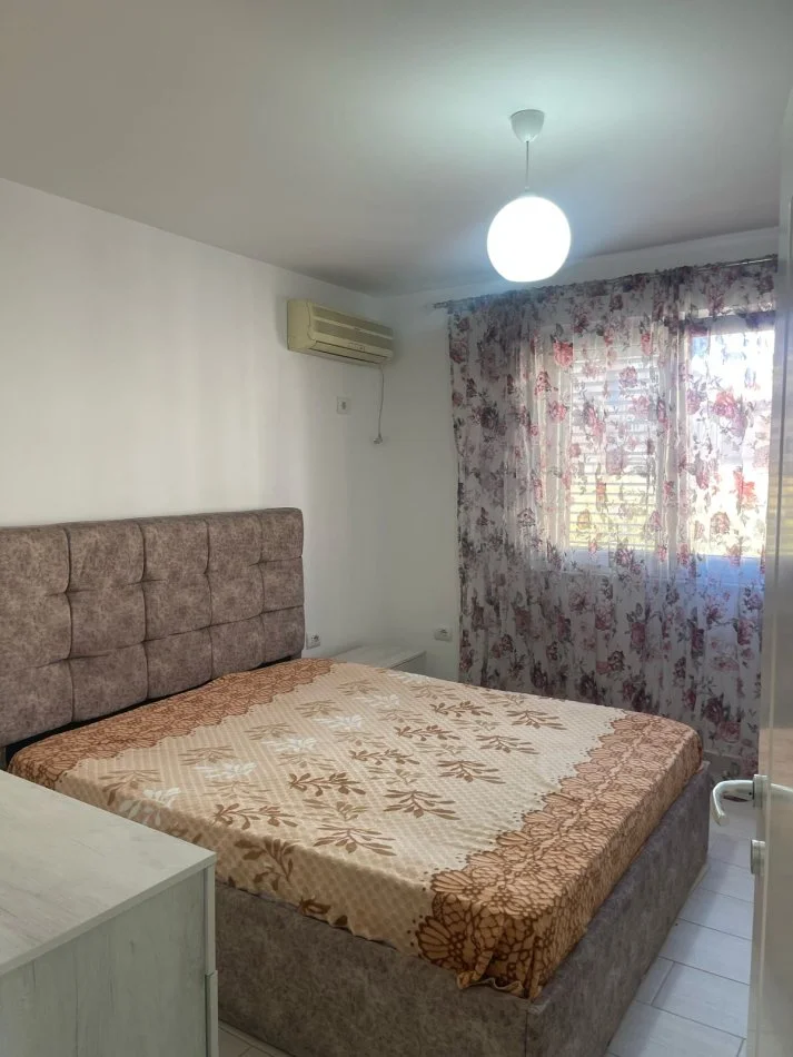 Tirane, shitet apartament 2+1+Ballkon Kati 3, 85 m² 158.000 € (Rruga e Kavajes)