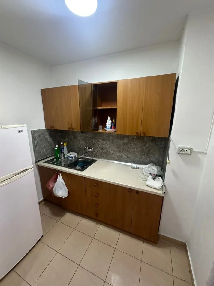 Durres, jepet me qera apartament 2+1 Kati 2, 80 m² 300 € (DURRES LAGJA 16)