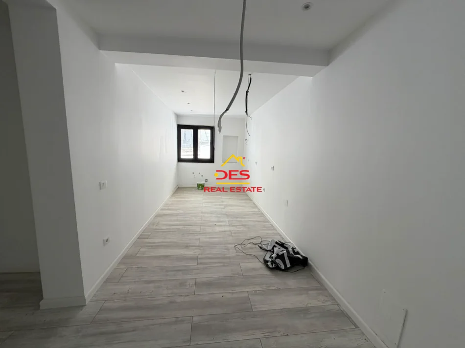 Vlore, shitet shtepi 2+1 Kati 0, 152 m² 370.000 € (Rruga Dush Strati)