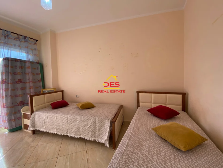 Vlore, jepet me qera apartament 2+1+Ballkon Kati 7, 400 m² 400 € (Rruga Hasan Kushta)