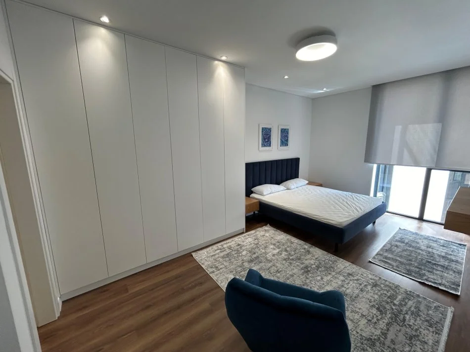 Tirane, jepet me qera apartament 2+1 Kati 8, 111 m² 750 € (Kompleksi milo 2000)