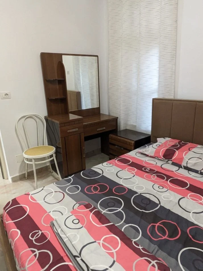 Tirane, jepet me qera apartament 2+1 Kati 1, 97 m² 450 € 