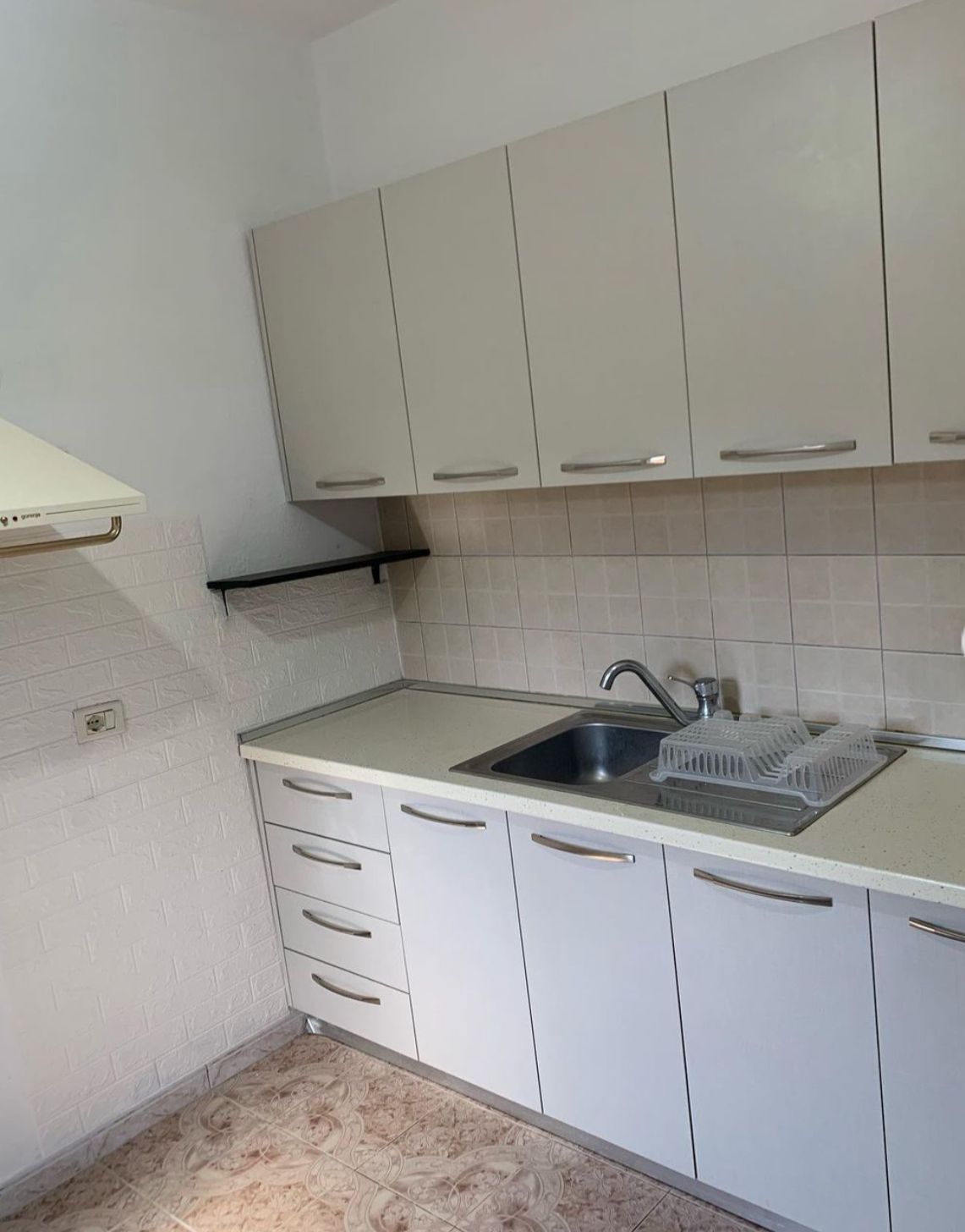 Jepet me qera apartamenti 2+1 bosh 380 mije leke , Don Bosko prapa Hotel Ferrari.