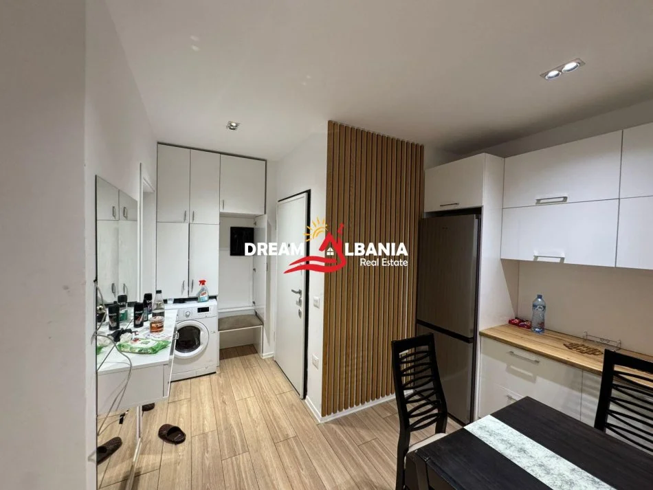 Tirane, jepet me qera apartament 2+1 , 95 m² 650 € (Kompleksi Zirkon)
